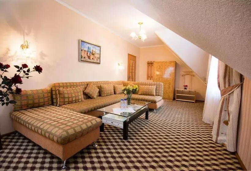 سوییت دوبلکس, Asia Hotel Fergana