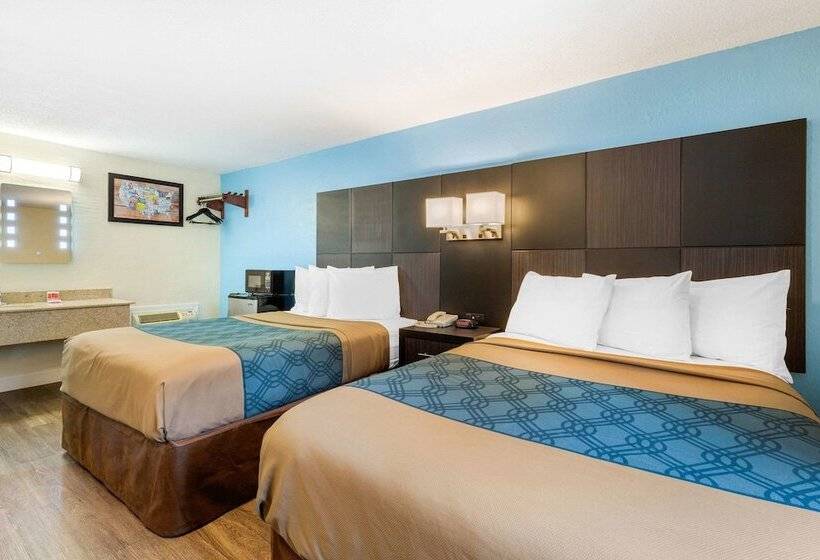 带2个双人床的标准工作室, Econo Lodge By Choice Cape Cod