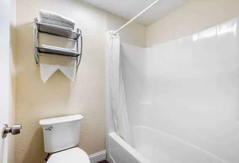 ２ダブルベッドのスタンダードルーム, Econo Lodge By Choice   Cape Cod