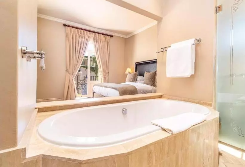 Villa 1 Makuuhuone, L Ermitage   Franschhoek Chateau & Villas