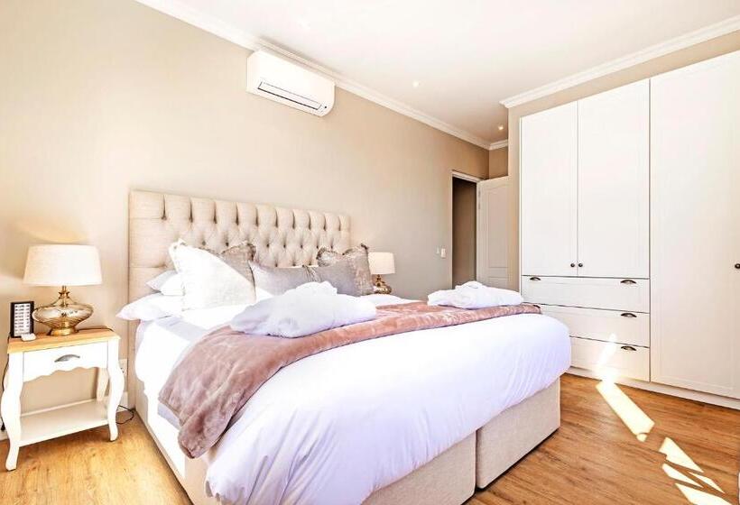 ویلای لوکس 1 خوابه, L Ermitage   Franschhoek Chateau & Villas