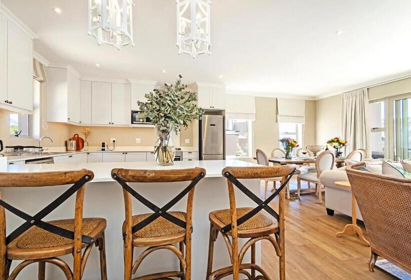 ویلای لوکس 1 خوابه, L Ermitage   Franschhoek Chateau & Villas