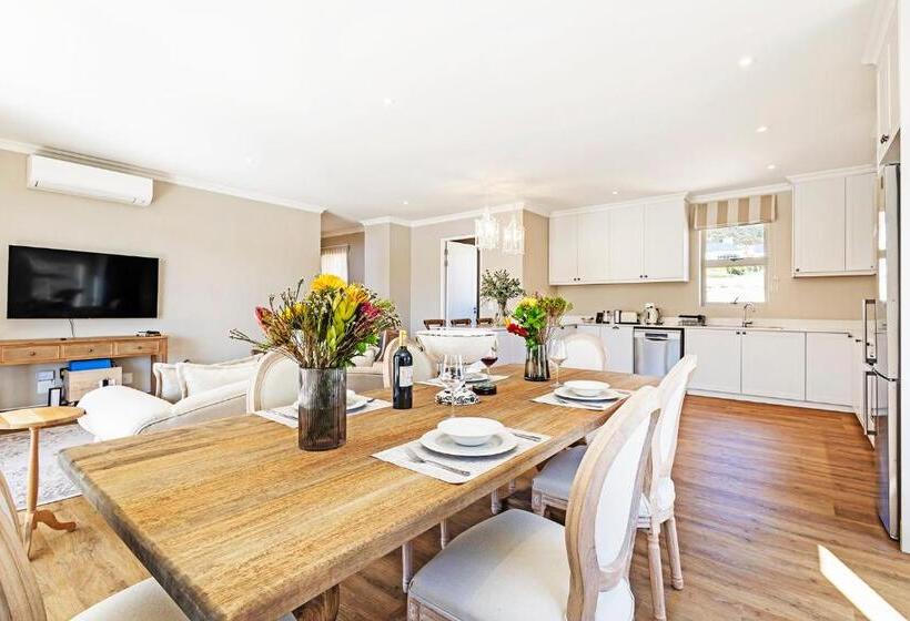 ویلای لوکس 1 خوابه, L Ermitage   Franschhoek Chateau & Villas