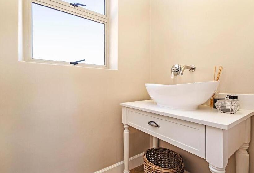 ویلای لوکس 1 خوابه, L Ermitage   Franschhoek Chateau & Villas