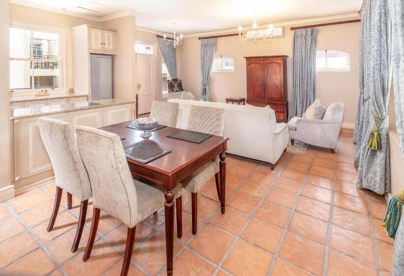 ویلای 2 خوابه, L Ermitage   Franschhoek Chateau & Villas