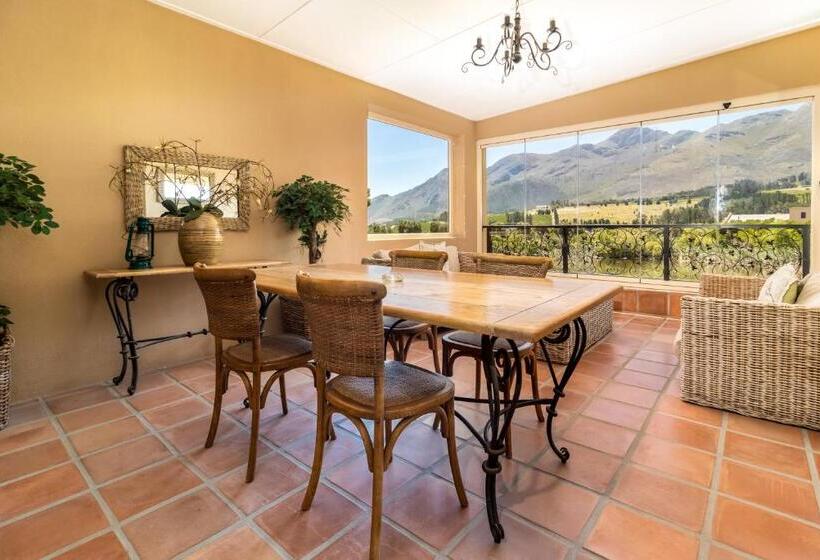 ویلای 2 خوابه, L Ermitage   Franschhoek Chateau & Villas