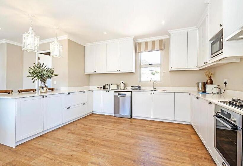 ویلای لوکس 1 خوابه, L Ermitage   Franschhoek Chateau & Villas