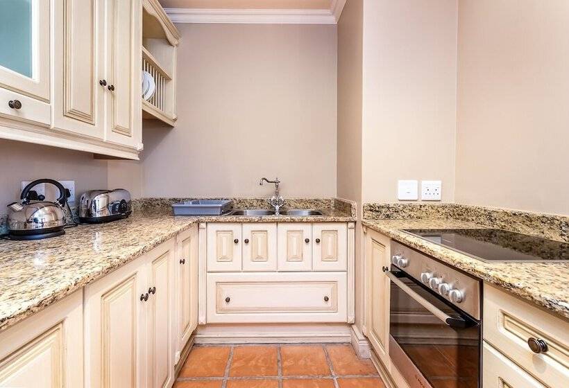 ویلای لوکس 1 خوابه, L Ermitage   Franschhoek Chateau & Villas