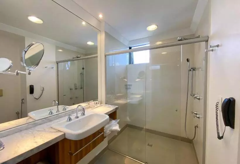 スーペリアの４人部屋, Oft Alfre Hotels   Goiânia