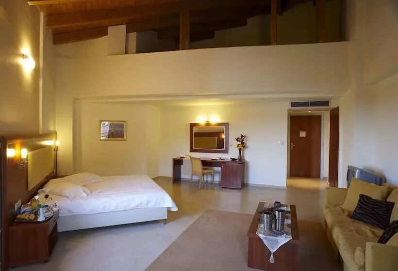 スイート, Parnis Palace Hotel Suites
