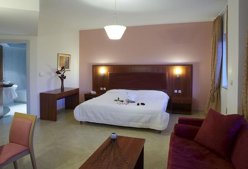 غرفة قياسية ثلاثية, Parnis Palace Hotel Suites