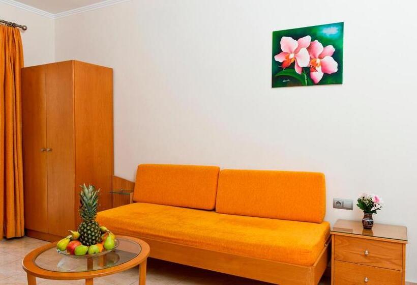 스탠다드 스튜디오, Perla Marina Apart