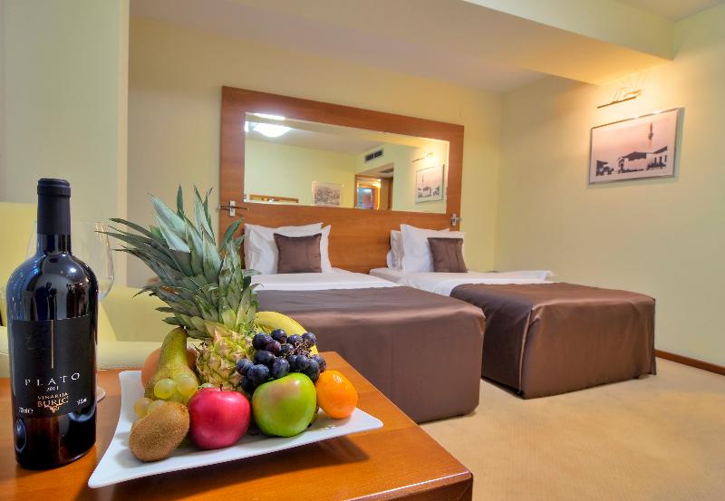 اتاق کلاسیک, Podgorica