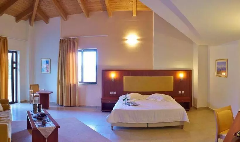 スイート, Parnis Palace Hotel Suites