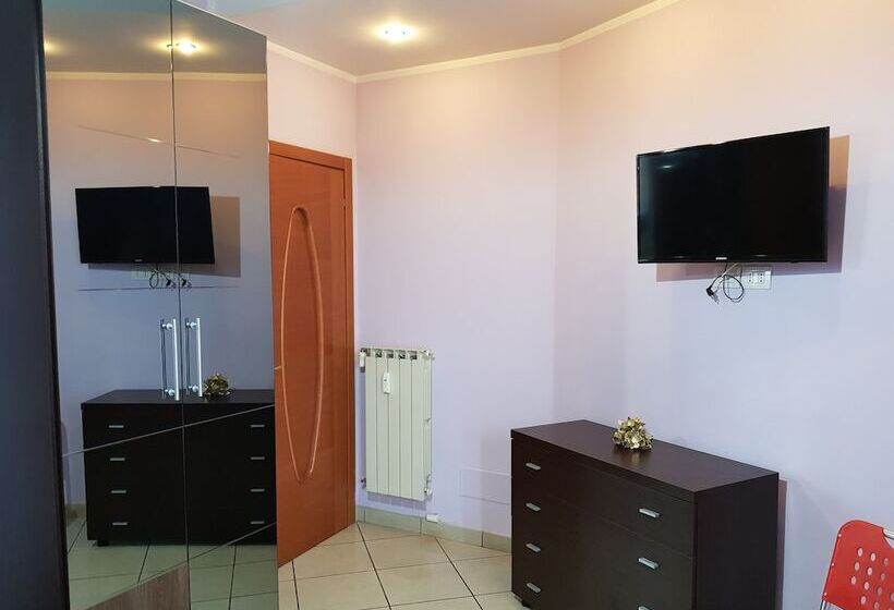 スタンダードトリプルルーム, Alenic