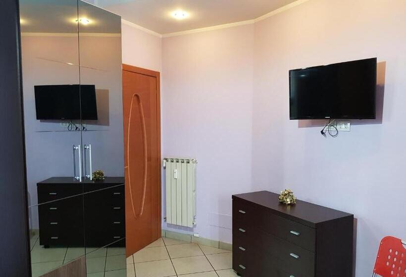 スタンダードトリプルルーム, Alenic