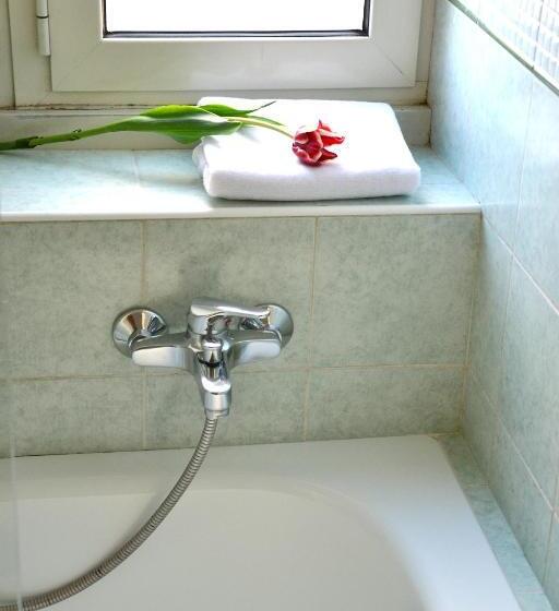 スタンダード4人部屋, Alenic