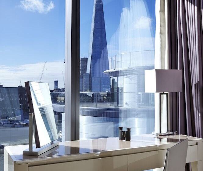 2 Bedrooms Apartment River View, Cheval Three Quays At The Tower Of London