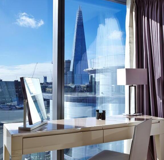 2 Bedrooms Apartment River View, Cheval Three Quays At The Tower Of London