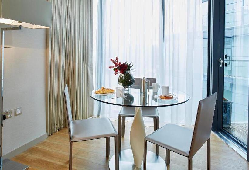 استودیو استاندارد با بالکن, Cheval Three Quays At The Tower Of London