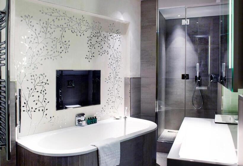 , Cheval Three Quays At The Tower Of London