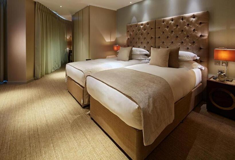 1 Bedroom Penthouse Apartment, Cheval Three Quays At The Tower Of London