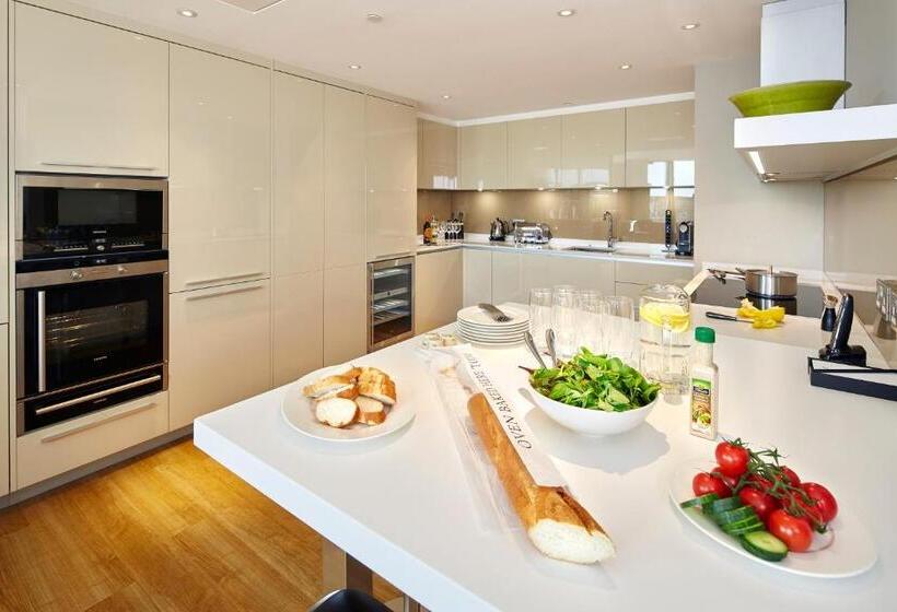 1 Bedroom Penthouse Apartment, Cheval Three Quays At The Tower Of London