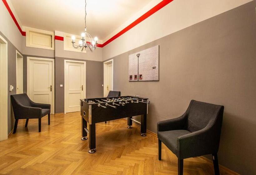 آپارتمان 2 خوابه, Garden Apartments