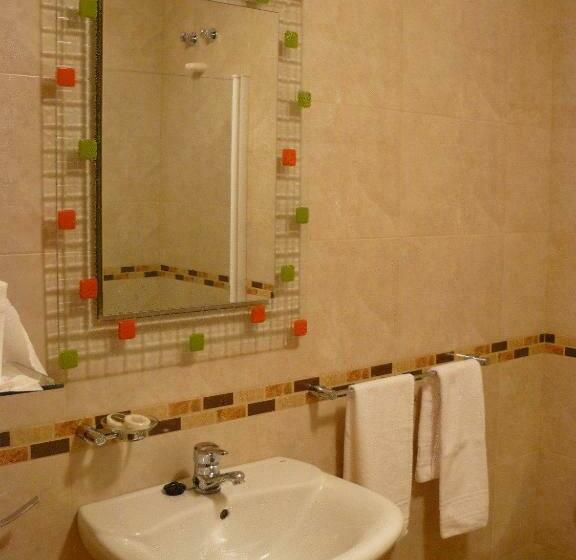 اتاق استاندارد, A Feira Posada