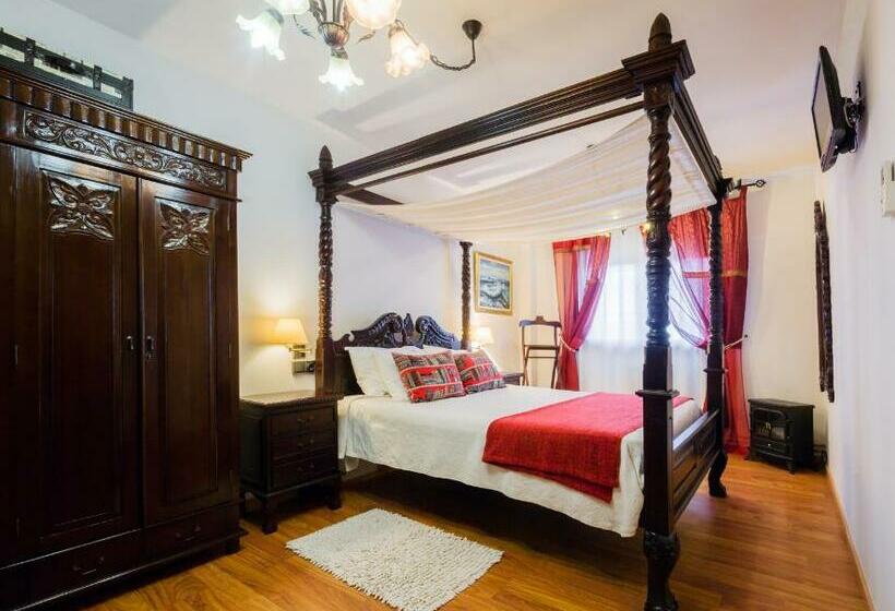 اتاق سوپریور, A Feira Posada