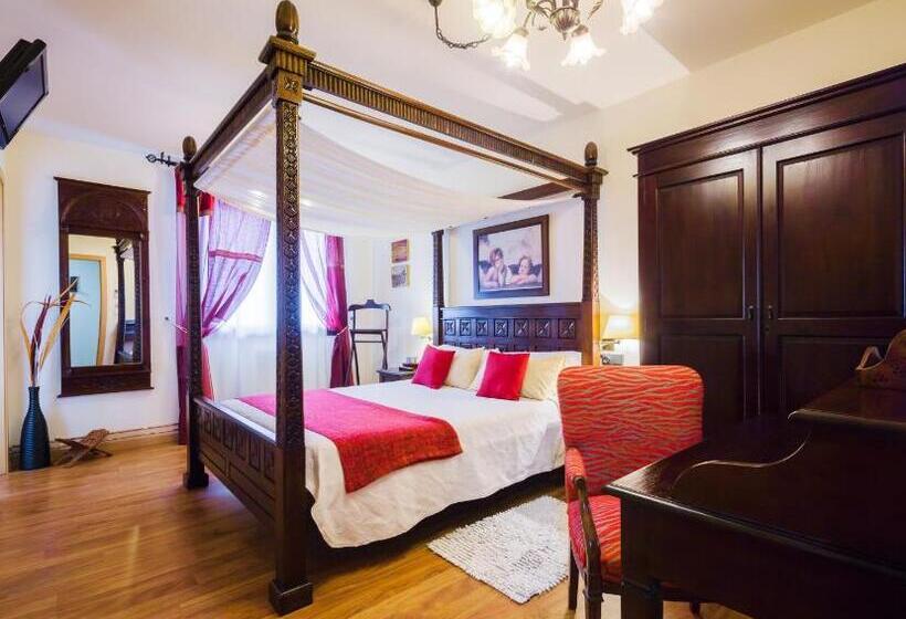 اتاق سوپریور, A Feira Posada