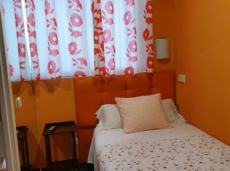 اتاق استاندارد یک نفره, Pensión Navarra