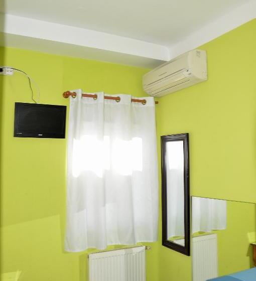 اتاق استاندارد یک نفره, Pensión Navarra