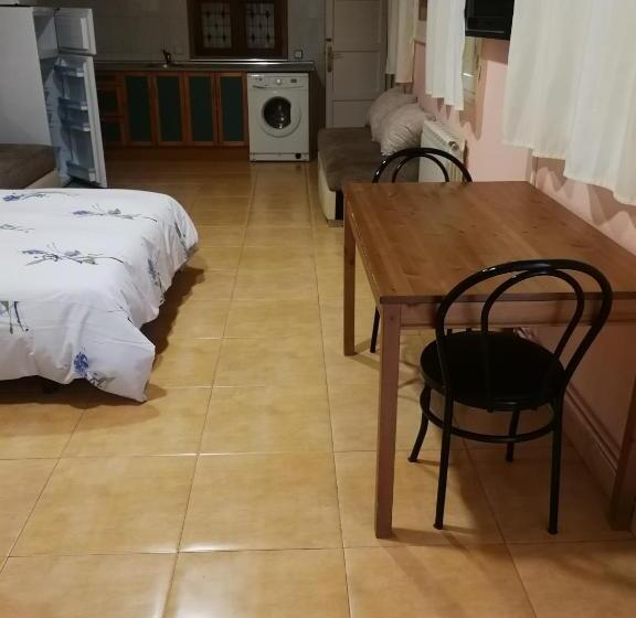 استودیوی استاندارد, Pensión Navarra