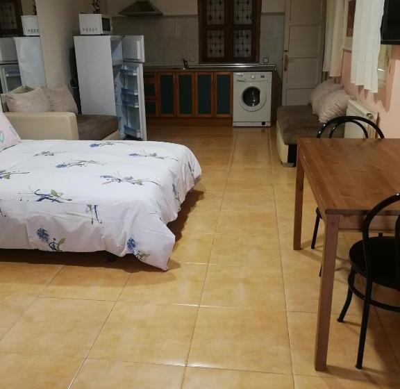 استودیوی استاندارد, Pensión Navarra