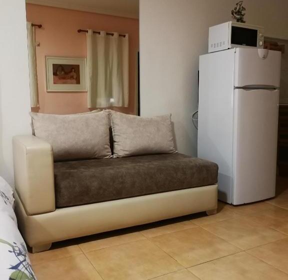 استودیوی استاندارد, Pensión Navarra