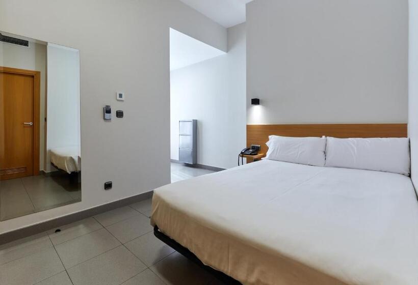 غرفة قياسية فردية, Olarain