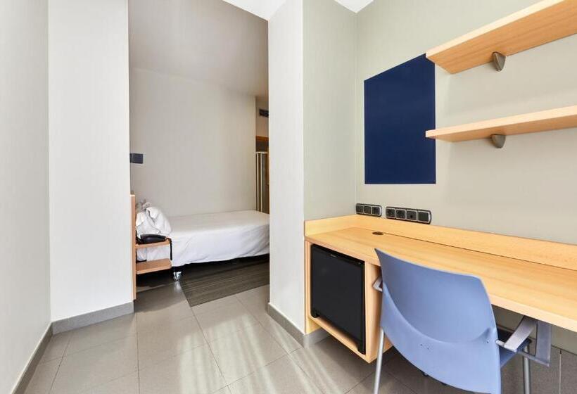 غرفة قياسية فردية, Olarain