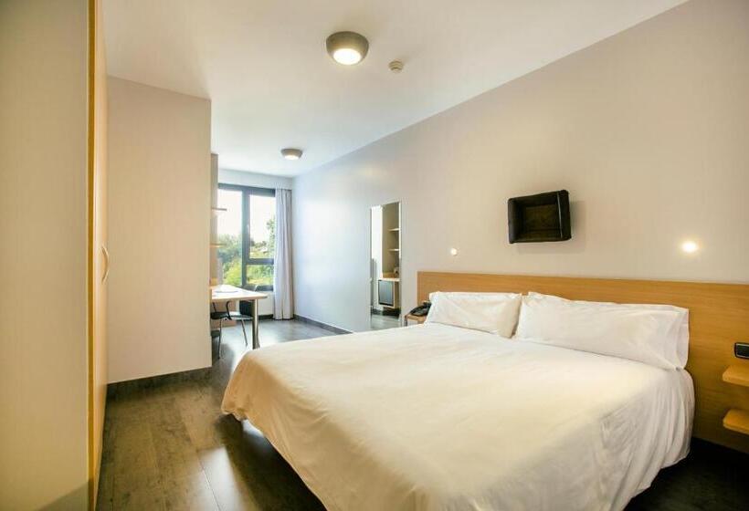 غرفة سوبيريور, Olarain