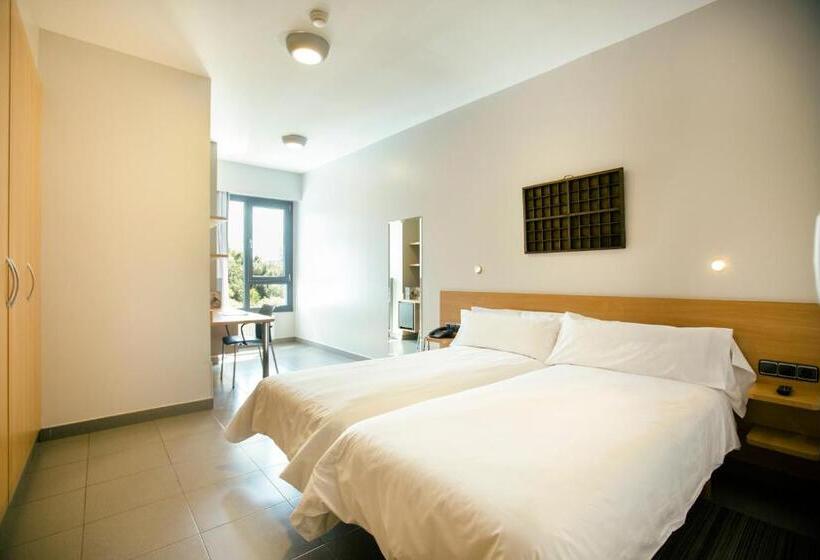 غرفة سوبيريور, Olarain