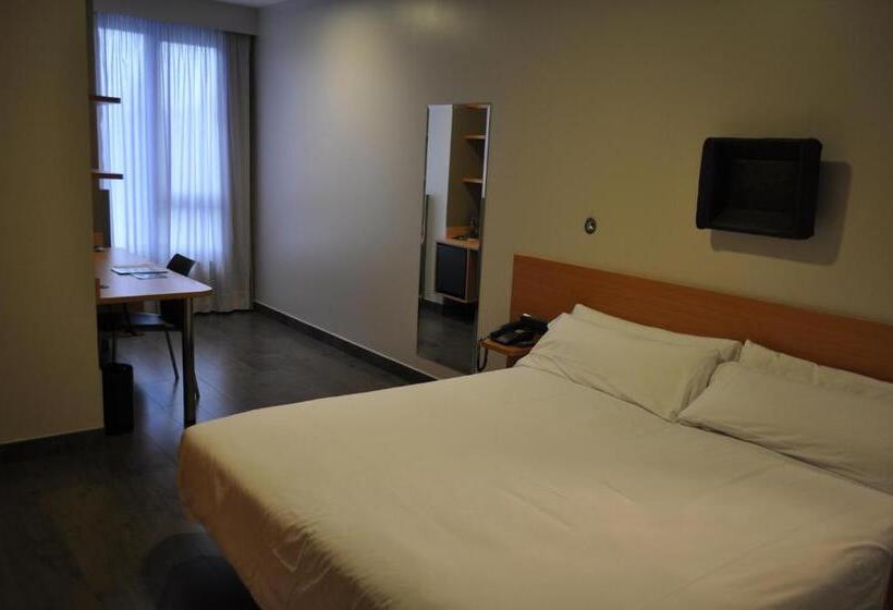 غرفة سوبيريور, Olarain