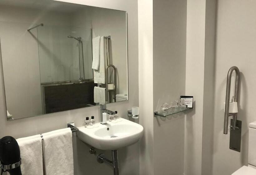 غرفة سوبيريور ثلاثية, Olarain