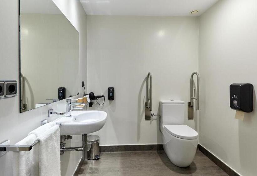 غرفة سوبيريور ثلاثية, Olarain