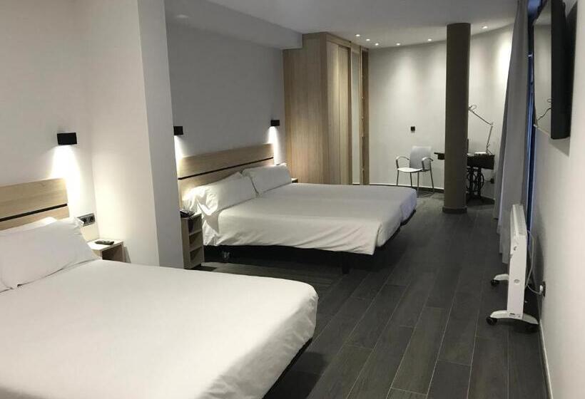 غرفة سوبيريور ثلاثية, Olarain