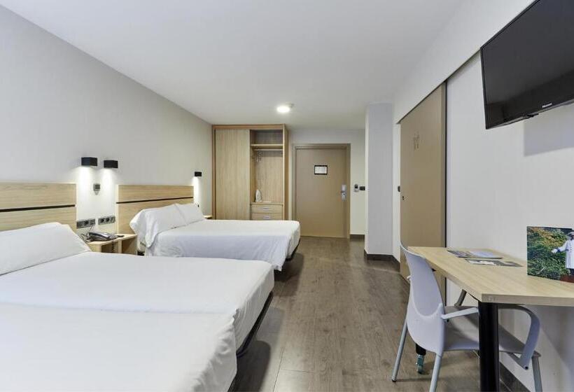 غرفة سوبيريور ثلاثية, Olarain