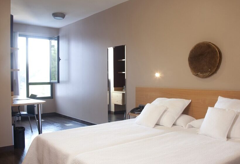 غرفة سوبيريور, Olarain