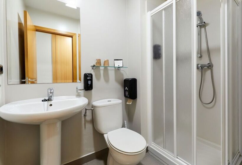 غرفة قياسية فردية, Olarain