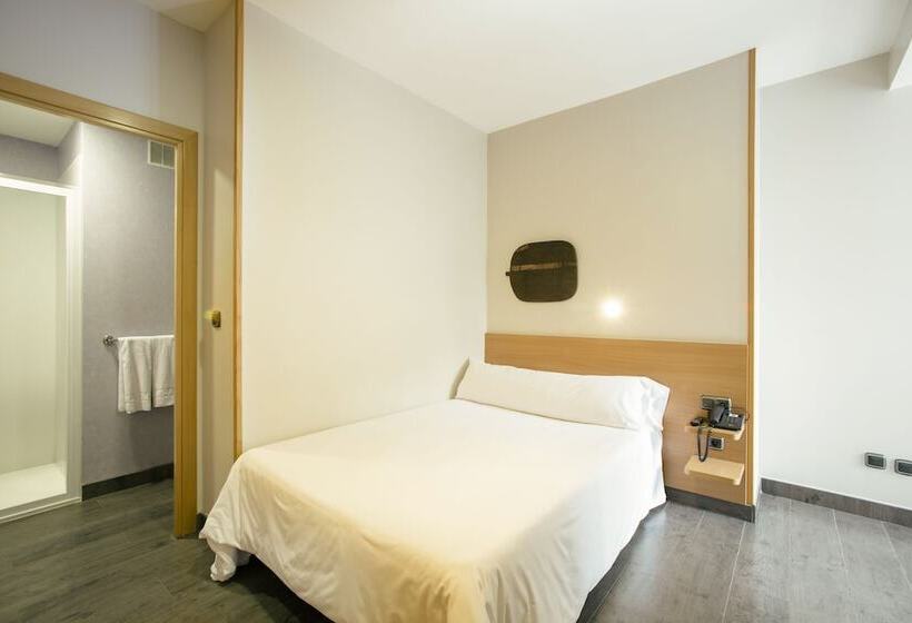 غرفة قياسية فردية, Olarain