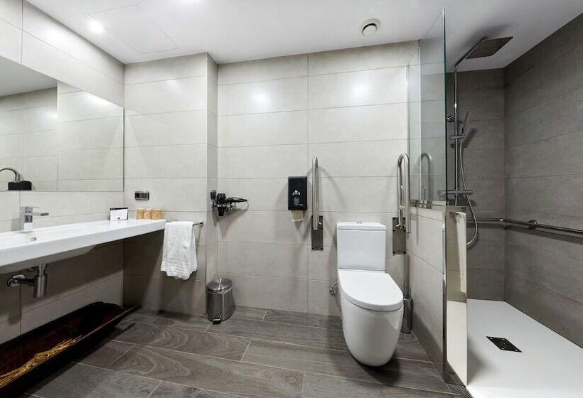 غرفة سوبيريور ثلاثية, Olarain