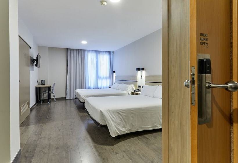 غرفة سوبيريور ثلاثية, Olarain